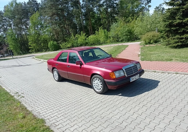 Mercedes-Benz W124 (1984-1993) cena 27400 przebieg: 230000, rok produkcji 1992 z Kielce małe 466